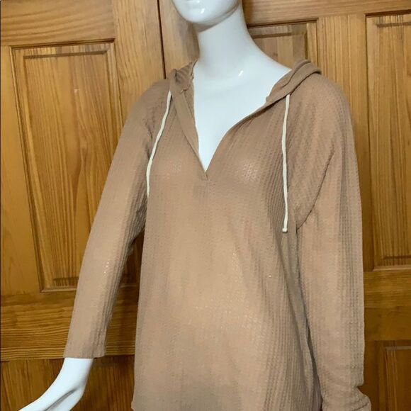 Forever 21 waffle comfy top w hood - Picture 3 of 4